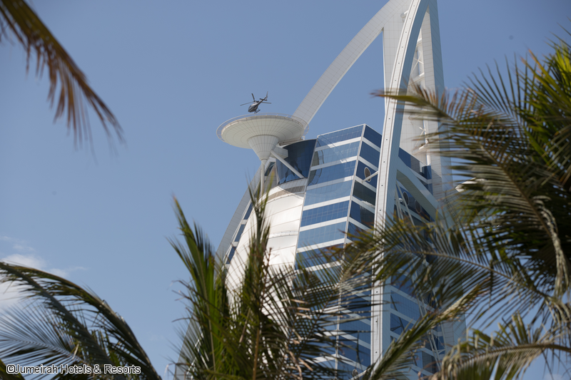 jumeirah-beach-hotel-helipad.