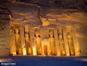 Temple d'Hathor_Abou Simbel_Egypt Travel_vignette.jpg