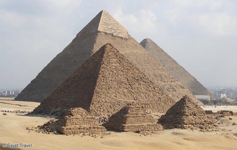 le-caire_-pyramides-guizeh.