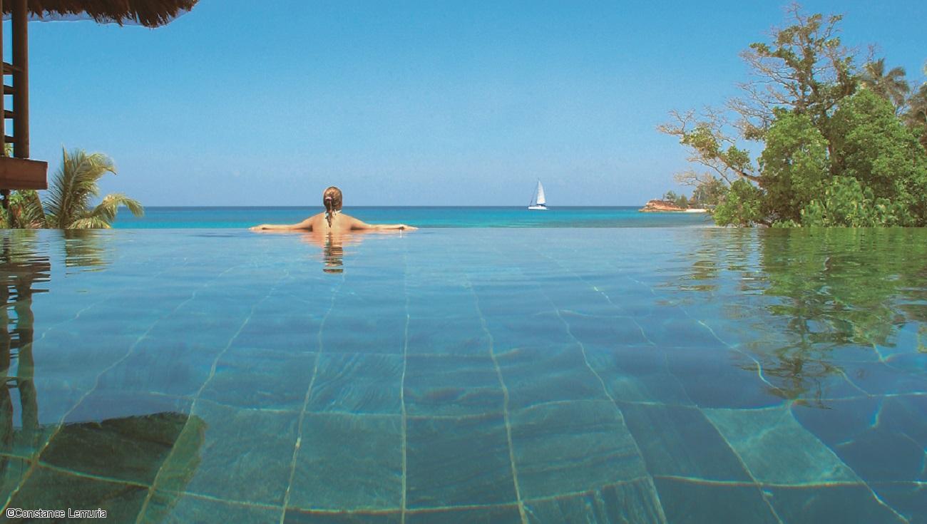 lemuria-seychelles-presidential-villa-infinity-pool.