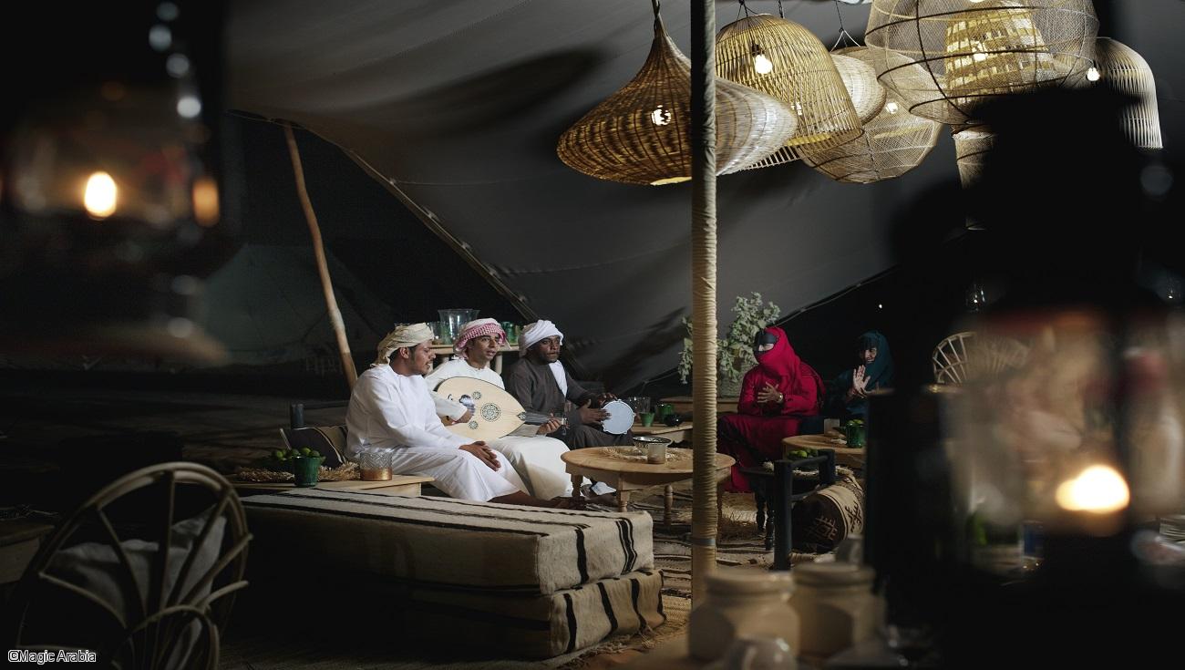 magic-camps-private-oman-animation-musiciens-bedouins.